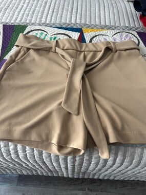 Jules & Leopold High-Waist Tie-Belt Shorts in Beige
